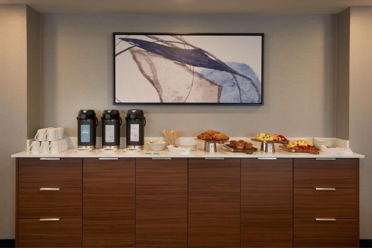 Courtyard By Marriott Kitchener 호텔 외부 사진