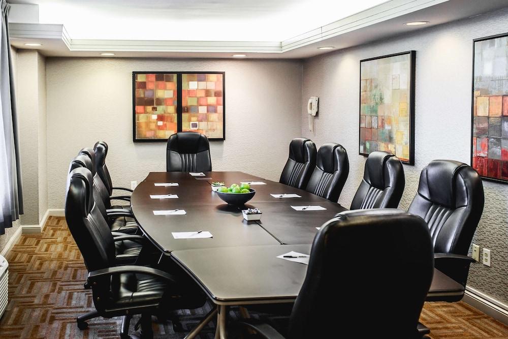 Courtyard By Marriott Kitchener 호텔 외부 사진